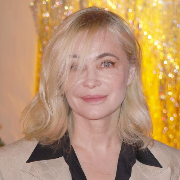 Emmanuelle Béart, marraine de l’événement - Le Comité du Faubourg Saint-Honoré dévoile les décorations et illuminations de Noël de ses rues à l’occasion de son emblématique "Winter Time"à Paris, mardi 26 novembre 2024. Christophe Aubert via Bestimage
