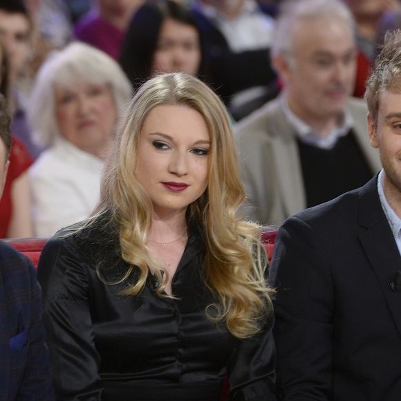 Pierre Sled, Valentine Sled, Nicolas Sled - Enregistrement de l'émission "Vivement Dimanche" à Paris le 1er Avril 2015. L'émission sera diffusée le 05 Avril 2015. Invité principal Sophie Davant.