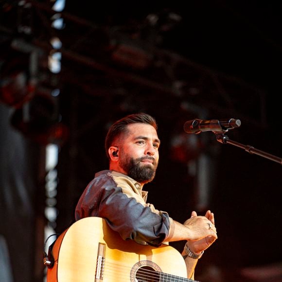 Kendji Girac en concert lors du festival de musique du Printemps de Perouges au Chateau de Saint-Maurice-de-Remens le 29 juin 2025. © Sandrine Thesillat / PsNewZ / Bestimage