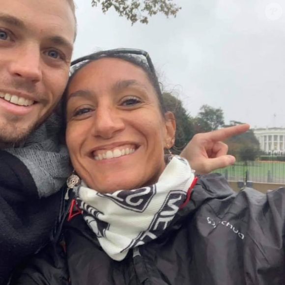 En effet, Aurélie Vantorre confie : "Et il s'avère qu'il a une fissure du ménisque de stade 3, et deux petites choses encore pas très sympas, dont un kyste assez important".

La famille Vantorre