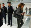 Nicolas Sarkozy et sa femme Carla Bruni à la sortie du dernier jour du procès pour des accusations de financement illégal de la campagne présidentielle victorieuse de 2007, décision le 25 septembre pour Nicolas Sarkozy et ses coprévenus, au tribunal de Paris, France, le 8 avril 2025. © Christophe Clovis/Bestimage