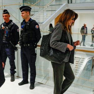 Nicolas Sarkozy et sa femme Carla Bruni à la sortie du dernier jour du procès pour des accusations de financement illégal de la campagne présidentielle victorieuse de 2007, décision le 25 septembre pour Nicolas Sarkozy et ses coprévenus, au tribunal de Paris, France, le 8 avril 2025. © Christophe Clovis/Bestimage