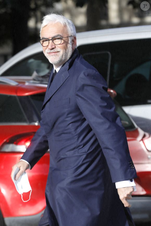 Pascal Praud - Arrivées aux obsèques de Etienne Mougeotte en l'église Saint-François-Xavier à Paris. Le 13 octobre 2021
© Jacovides-Clovis / Bestimage