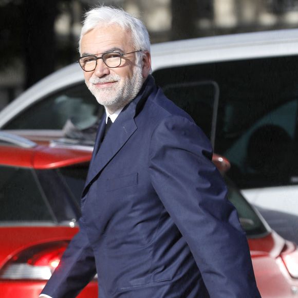 Pascal Praud - Arrivées aux obsèques de Etienne Mougeotte en l'église Saint-François-Xavier à Paris. Le 13 octobre 2021
© Jacovides-Clovis / Bestimage