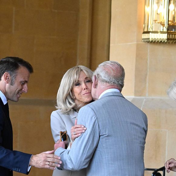 Déambulation d'Emmanuel Macron, président de la République Française, et de la Première dame Brigitte Macron, dans les jardins du château de Windsor avec le roi Charles III d'Angleterre et Camilla Parker Bowles, reine consort, le 9 juillet 2025.  © Jeanne Accorsini / Pool / Bestimage