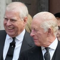 Une prise de parole rapide ! Charles III sort de sa réserve après ce qui est arrivé à son frère, l'ex-prince Andrew