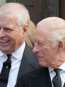Une prise de parole rapide ! Charles III sort de sa réserve après ce qui est arrivé à son frère, l'ex-prince Andrew