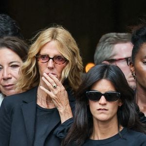 Sandrine Kiberlain et sa fille Suzanne Lindon à la sortie des obsèques de Mathilde Favier en l'église Saint-Sulpice à Paris le 31 août 2026.
© Dominique Jacovides-Cyril Moreau/Bestimage