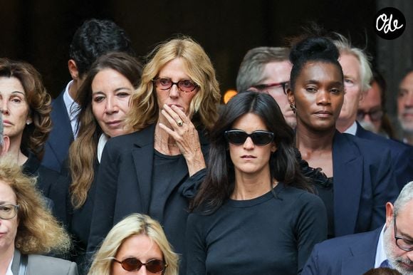 Sandrine Kiberlain et sa fille Suzanne Lindon à la sortie des obsèques de Mathilde Favier en l'église Saint-Sulpice à Paris le 31 août 2026.

© Dominique Jacovides-Cyril Moreau/Bestimage