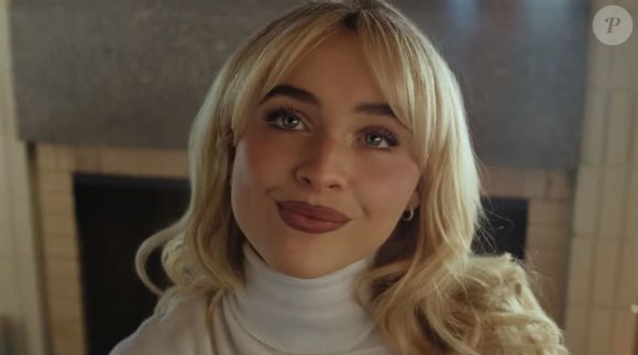 Los Angeles, CA Sabrina Carpenter construit l'homme parfait avec des Pringles dans sa toute première publicité pour le Super Bowl. Sabrina Carpenter a trouvé le grand amour, mais il y a un hic. © BestImage