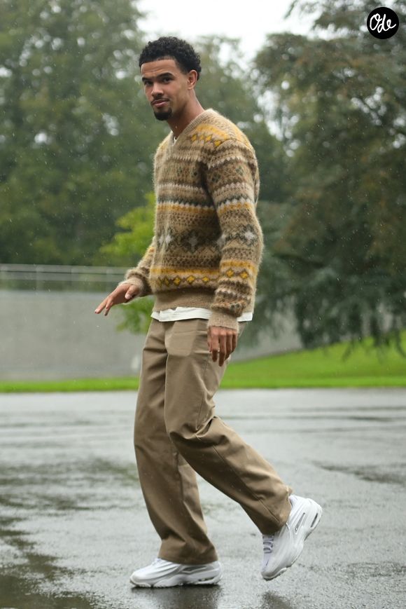 Warren Zaire Emery arrive au centre de formation et centre national du football de Clairefontaine-en-Yvelines, en France, le 7 octobre 2024.

© Federico Pestellini/Panoramic/bestimage