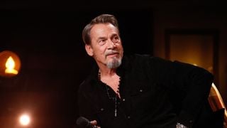 Florent Pagny : avant d'entreprendre une grande tournée, le chanteur se dit prêt à faire des concessions sur son mode de vie