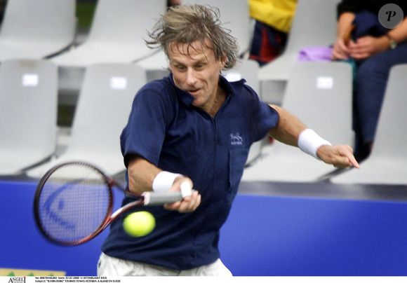 Cette annonce a d’abord été faite dans les colonnes du journal Expressen, puis confirmée par la légende du tennis mondial elle-même.

Bjorn Borg au tournoi de tennis vétéran à Åland, Suède