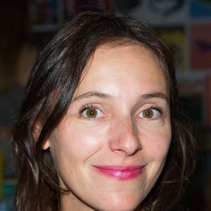 "Paris m'étouffait. Montréal a été un lieu d'émancipation. Je suis quelqu'un d'assez pessimiste, mais à Montréal, j'ai souvent été heureuse" confiait-elle au sujet de son exil...

Lolita Séchan lors du Festival du livre de Paris, le 23 avril 2022 à Paris, en France. Photo de Nasser Berzane/Abaca