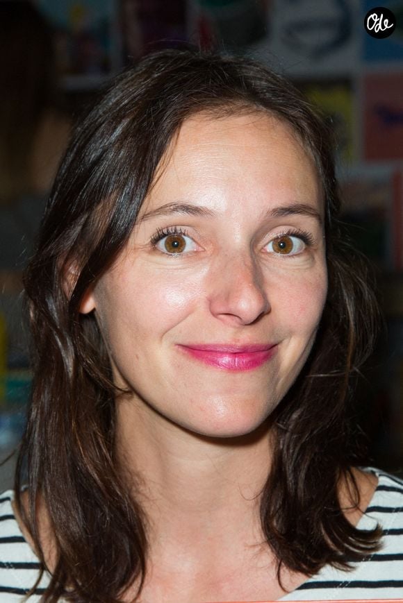 "Paris m'étouffait. Montréal a été un lieu d'émancipation. Je suis quelqu'un d'assez pessimiste, mais à Montréal, j'ai souvent été heureuse" confiait-elle au sujet de son exil...

Lolita Séchan lors du Festival du livre de Paris, le 23 avril 2022 à Paris, en France. Photo de Nasser Berzane/Abaca