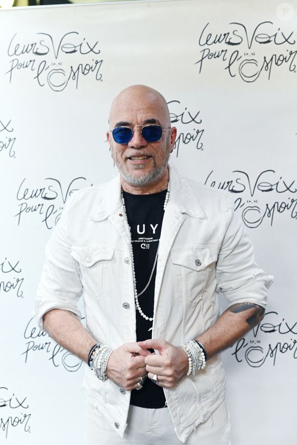 Exclusif - Pascal Obispo - Photocall lors du concert "Leurs voix pour l'espoir" diffusé le 5 juillet en prime sur C8, à l'Olympia à Paris le 11 mars 2024.
© Bellak / Perusseau / Bestimage