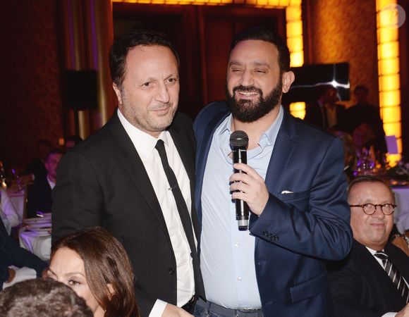 Exclusif - Arthur (Jacques Essebag) et Cyril Hanouna - Dîner de gala et vente aux enchère pour l'association "Sauveteurs sans frontières" ("Qui sauve une vie sauve l'humanité") à l'hôtel du collectionneur à Paris, France, le 13 février 2018. © Rachid Bellak/Bestimage