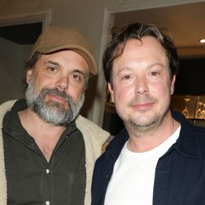 Davy et Romain, les fils de Michel Sardou réunis pour une belle soirée

Exclusif - Romain Sardou et Davy Sardou lors de la générale de la pièce "Amis pour la vie" au théâtre de l'Oeuvre à Paris.

© Coadic Guirec / Bestimage