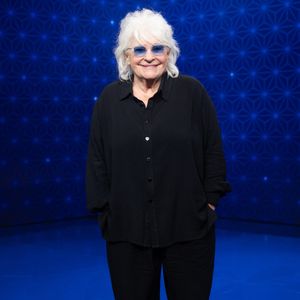 Exclusif - Catherine Lara en backstage de l'enregistrement de l'émission "La Boîte à secrets", présentée par F.Bollaert et diffusée le 9 janvier 2026 sur France 3, dans les studios du Lendit à Saint-Denis, France, le 2 décembre 2025. © Cyril Moreau/Bestimage