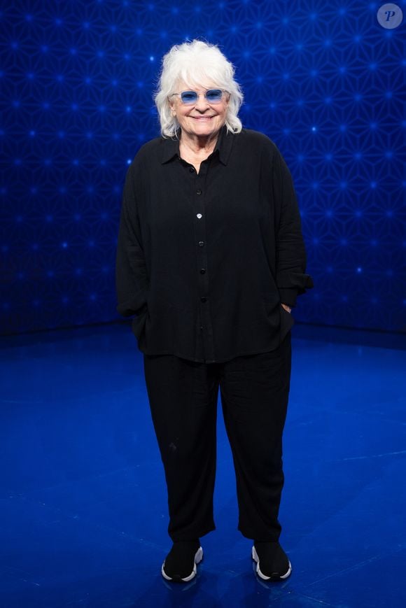 Exclusif - Catherine Lara en backstage de l'enregistrement de l'émission "La Boîte à secrets", présentée par F.Bollaert et diffusée le 9 janvier 2026 sur France 3, dans les studios du Lendit à Saint-Denis, France, le 2 décembre 2025. © Cyril Moreau/Bestimage