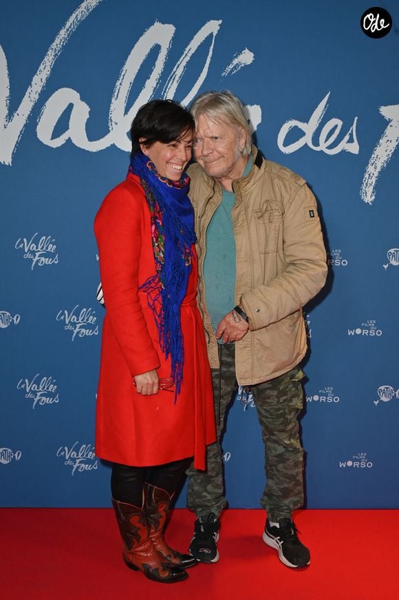 Le chanteur Renaud Sechan et son épouse Cerise assistent à la première du film « La vallée des fous », qui s'est tenue au cinéma Pathé Wepler à Paris, en France, le 12 novembre 2024. Photo de Mireille Ampilhac/ABACAPRESS.COM