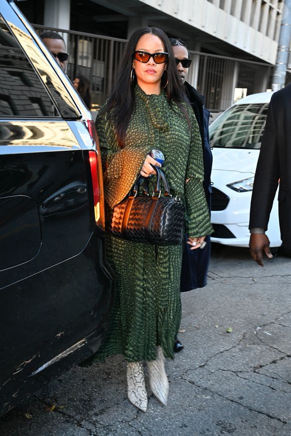 Rihanna le jour de la Saint-Valentin à Los Angeles, 14 février 2025.

Photo : Backgrid USA / Bestimage