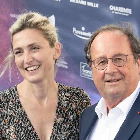 Julie Gayet et son mari François Hollande aux arrivées sur le tapis bleu de la 16ème édition du festival du film francophone de Angoulême
COADIC GUIREC / BESTIMAGE