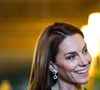 Récemment, le prince s’est montré particulièrement attentif lors d’un déplacement officiel avec Kate Middleton. Le couple visitait des objets liés à l’Allemagne, dans le cadre d’une visite d’État.

Catherine (Kate) Middleton, princesse de Galles, contemplent la "Collection Royale" dans le Salon Vert du château de Windsor, dans le cadre de leur visite officielle au Royaume-Uni. Windsor, le 3 décembre 2025.

Hannah McKay/WPA-Pool/Julien Burton via Bestimage