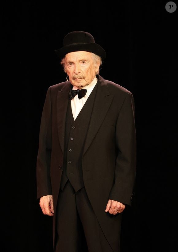 Popeck - Anniversaire surprise de Popeck à l'occasion de ses 90 ans sur la scène du théâtre de Passy à Paris le 18 mai 2025. © Coadic Guirec/Bestimage