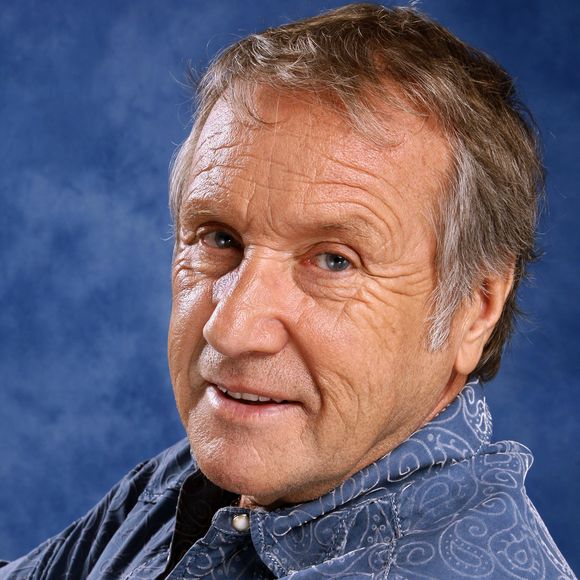 Yves Renier pose lors d'une séance photo à Paris, France, octobre 2008. Photo par VIM/ABACAPRESS.COM