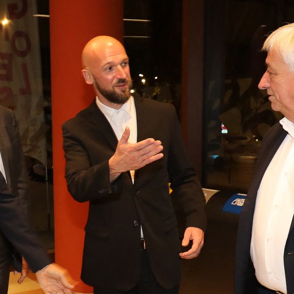 L'acteur est ainsi devenu, officiellement, un résident de cette commune provençale de 17.000 habitants. 

Exclusif - George Clooney inaugure le cinéma "Liberté" en présence du maire de Brignoles, Didier Brémond et le président de Cinéwest, Daniel Taillandier à Brignoles dans le Var le 7 novembre 2024. © Luc Boutria/Nice-Matin/Bestimage