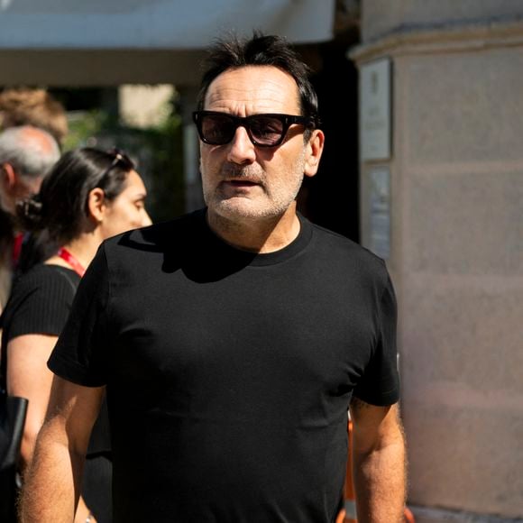 "Surtout prendre 20 kilos pour faire Obélix, c'était gentil de ma part, mais je ne le referai plus", avait-il raconté.

Gilles Lellouche - Les célébrités sur le ponton de l'hôtel Excelsior lors de la 82ème édition du festival international du film de Venise (La Mostra), Italie, le 6 septembre 2025. © SGP/Bestimage