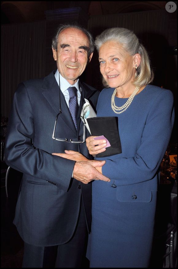 Robert Badinter, lauréat 2008, et son épouse Élisabeth lors de la remise du Prix Scopus 2008 au Palais Brongniart à Paris, organisée par les associations française et suisse des amis de l’Université hébraïque de Jérusalem. © COADIC GUIREC / BESTIMAGE