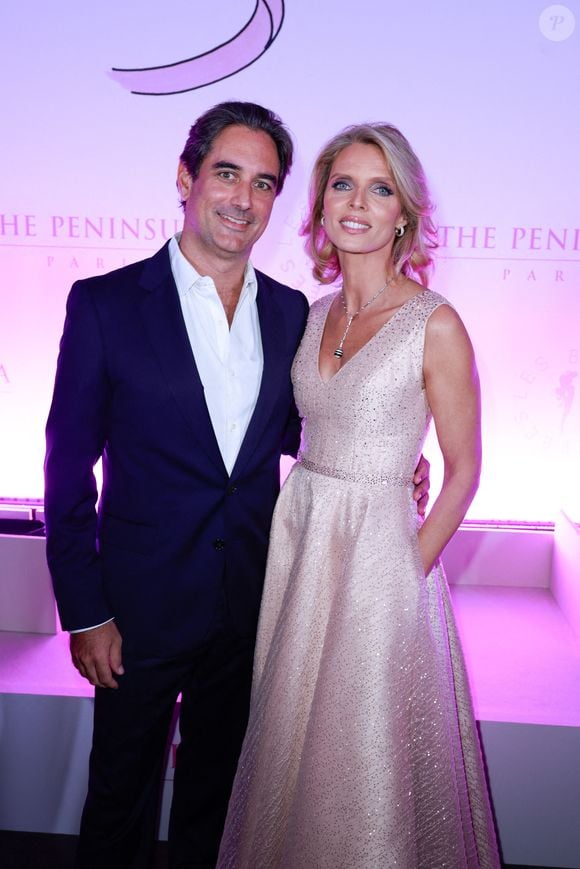 Sylvie Tellier assiste au cocktail de charité Peninsula in Pink lors du lancement du programme au Peninsula Paris le 8 octobre 2025. Photo par David Boyer/ABACAPRESS.COM