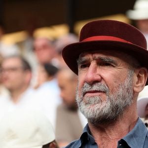 L'ancien footballeur a immédiatement reconnu à l'écran une photo de La Vesse, située dans les calanques au-delà de l'Estaque.

Eric Cantona - Célébrités dans les tribunes de la finale homme des Internationaux de France de Tennis de Roland Garros 2026 le 7 juin 2026. © Jacovides-Moreau/Bestimage