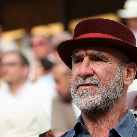 L'ancien footballeur a immédiatement reconnu à l'écran une photo de La Vesse, située dans les calanques au-delà de l'Estaque.

Eric Cantona - Célébrités dans les tribunes de la finale homme des Internationaux de France de Tennis de Roland Garros 2026 le 7 juin 2026. © Jacovides-Moreau/Bestimage