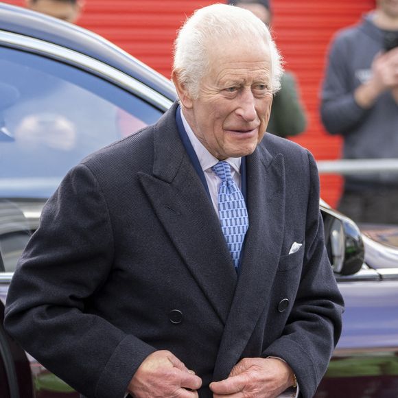 D'après le Daily Mail ce vendredi 20 décembre 2024, Charles III poursuivra bel et bien son traitement contre le cancer en 2025. 

Le roi Charles III d'Angleterre, inaugure le premier Coronation Food Hub à Londres, le 14 novembre 2024, à l'occasion du 76ème anniversaire du souverain. Le souverain doit inaugurer les deux premiers Coronation Food Hubs, issus de l'initiative, Coronation Food Project.
© Goff / Bestimage