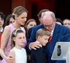 Charlene avait opté pour un tailleur pantalon fluide rose poudré, total look monochrome

Le prince Albert II de Monaco, la princesse Charlene et leurs enfants, le prince héréditaire Jacques et la princesse Gabriella - Célébration des 20 ans de règne du prince souverain Albert II de Monaco sur la place du Palais à Monaco, le 19 juillet 2025. © Bruno Bebert/Bestimage