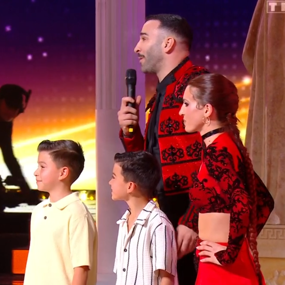 Quelle soirée pour l'ex-footballeur !

Adil Rami et ses jumeaux dans "Danse avec les stars", capture d'écran TF1