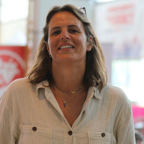 Pour garder son équilibre, elle continue de faire des allers-retours entre Paris et le Sud-Ouest.

Laure Manaudou assiste aux championnats de France Élites en grand bassin de natation à Rennes, France, le 15 juin 2023. © Mickael Chavet/Zuma Press/Bestimage