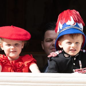 Couronne Le prince Jacques de Monaco et la princesse Gabriella de Monaco posant sur le balcon du palais lors des célébrations de la fête nationale monégasque le 19 novembre 2019 à Monaco, Monaco. Photo by David Niviere/ABACAPRESS.COM