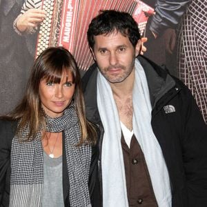 Avec le comédien Serge Hazanavicius, la comédienne a un enfant né en 2006

Archives - Axelle Laffont and Serge Hazanavicius - première du film "FAUBOURG 36" u Paramount Opéra de Paris Le 22 septembre 2008