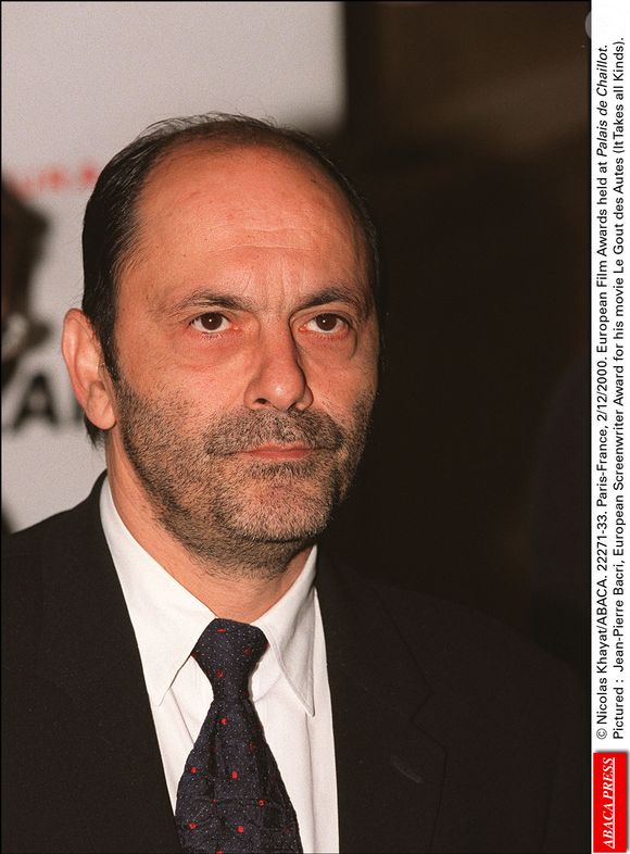 Remise des prix du cinéma européen au Palais de Chaillot. Sur la photo : Jean-Pierre Bacri, Prix du scénariste européen pour son film Le Gout des Autes le 2 décembre 2000. © Nicolas Khayat/ABACA.