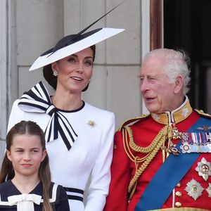 Les équipes de communication de Buckingham Palace se sont attirées les foudres des internautes...

La princesse Charlotte, Catherine Kate Middleton, princesse de Galles, le roi Charles III d'Angleterre - Les membres de la famille royale britannique au balcon du Palais de Buckingham lors de la parade militaire "Trooping the Colour" à Londres. © Julien Burton / Bestimage