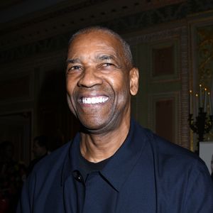 Une réflexion inspirée de l’idée de rétribution et du cycle de la vie, qu’il applique à son propre parcours.

Denzel Washington rejoint le légendaire mur de caricatures de Sardi's. Denzel Washington a posé avec la troupe d'Othello et des amis chez Sardi's à New York. 2 juin 2025. (Crédit Image : © Photo Image Press via ZUMA Press Wire)