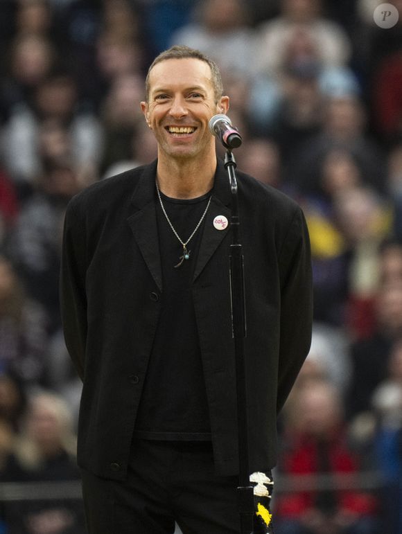 Chris Martin se produit lors de la cérémonie d'ouverture des Jeux Invictus 2025 à Vancouver, au Canada. Les jeux se dérouleront à Vancouver et à Whistler. Samedi 8 février 2025. Photo par Zak Hussein/Splash News/ABACAPRESS.COM