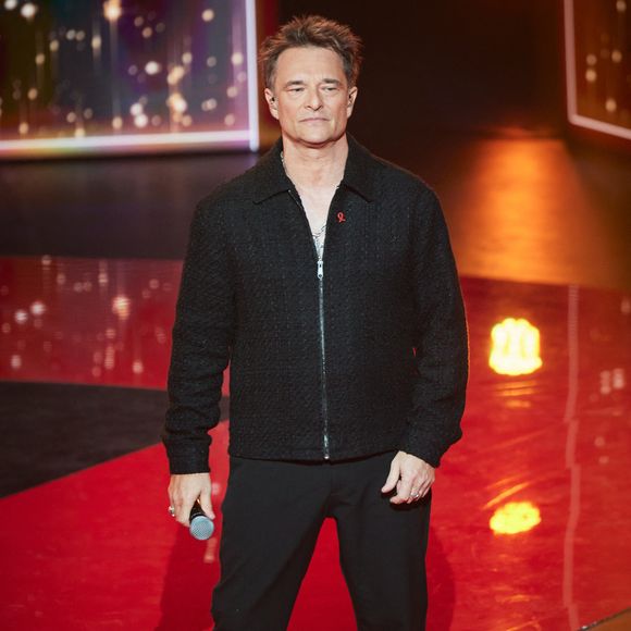 Exclusif - David Hallyday lors de l’enregistrement de l’émission “Les stars s’unissent pour le Sidaction” au théâtre Marigny à Paris, France, le 11 mars 2025. L’émission sera diffusée en prime le 22 mars sur France 2. © Guirec-Moreau/ Bestimage