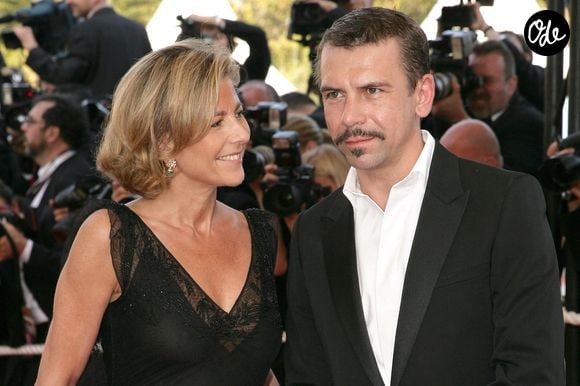 Juste après sa séparation avec Claire Chazal, Philippe Torreton est tombé amoureux d'une autre...

Claire Chazal et Philippe Torreton, arrivent à la projection du film "Da Vinci Code" du réalisateur américain Ron Howard, qui a ouvert le 59e Festival international du film de Cannes, à Cannes, dans le sud de la France, le 17 mai 2006. Photo : Hahn-Nebinger-Orban/Abaca