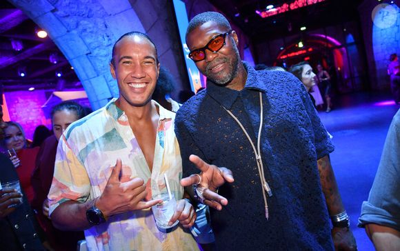 Laurent Maistret, Djibril Cissé - Prime d'Amazon fait sa fête foraine au Bridge Club à Paris le 25 juin 2025.  Hier soir, le Bridge Club s’est métamorphosé en fête foraine où de nombreuses personnalités se sont réunies pour célébrer Prime Day, l’événement shopping estival qui animera l’été du 8 au 11 juillet.
  © Veeren/Bestimage