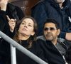 Après plusieurs jours d'incertitude, les images de vidéosurveillance ont révélé que le garçonnet était malheureusement tombé dans l'eau.

Jamel Debbouze avec sa femme Mélissa Theuriau - Célébrités dans les tribunes du quart de finale de la Ligue des Nations de l'UEFA "France - Croatie" au Stade de France à Saint-Denis. © Cyril Moreau/Bestimage